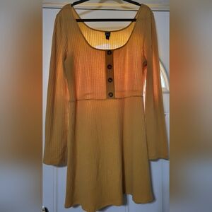 Yellow long sleeve dress with buttons